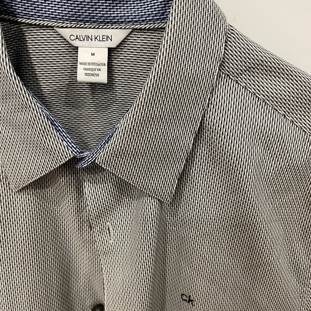 CALVIN KLEIN DRESS SHIRT